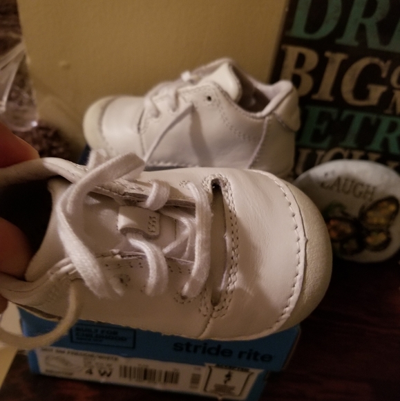 Stride Rote Shoes - Picture 2 of 3